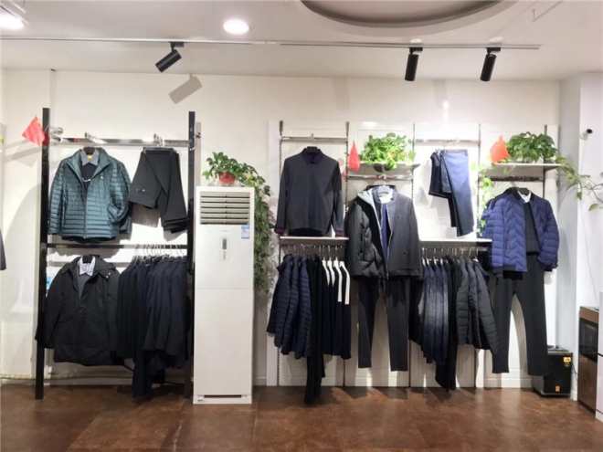 男装店赚钱吗,